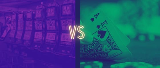ألعاب الكازينو عبر الإنترنت: Slots vs Blackjack - أيهما أفضل؟